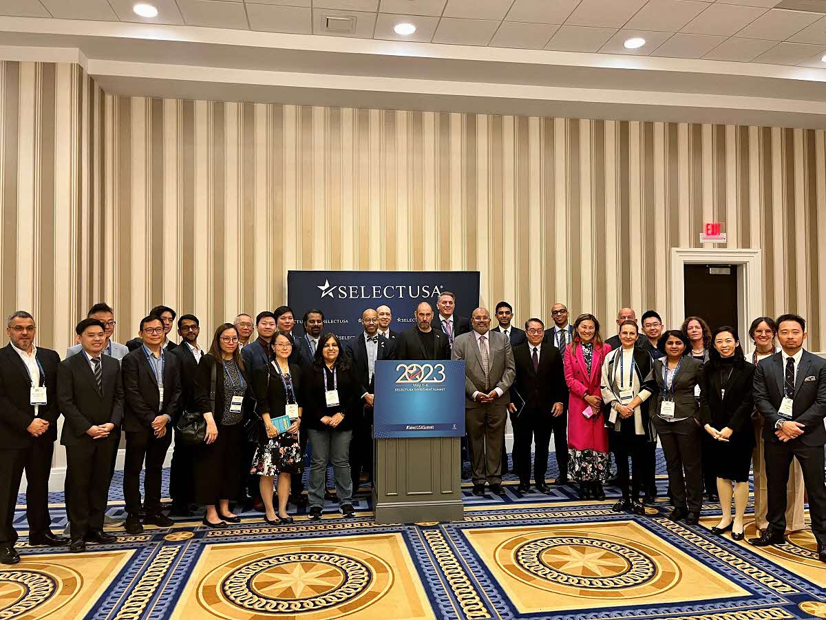 A Singapore delegation comprising more than 25 companies, led by EnterpriseSG and the US Commercial Service, at the 2023 SelectUSA Investment Summit. PHOTO: ENTERPRISE SINGAPORE