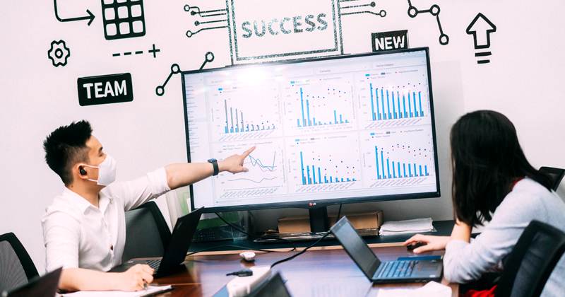 Supermom digital dashboard and live streaming