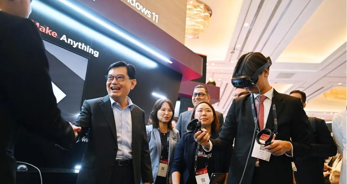Deputy Prime Minister Heng Swee Keat (second from left) at this year’s edition of the Singapore Week of Innovation and Technology on Oct 31. PHOTO: AZMI ATHNI, ST